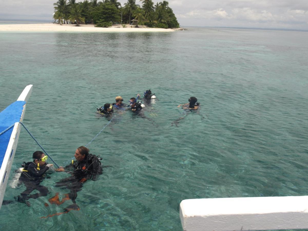 The Shark'S Tail Dive Center Hotel Daanbantayan Exterior foto
