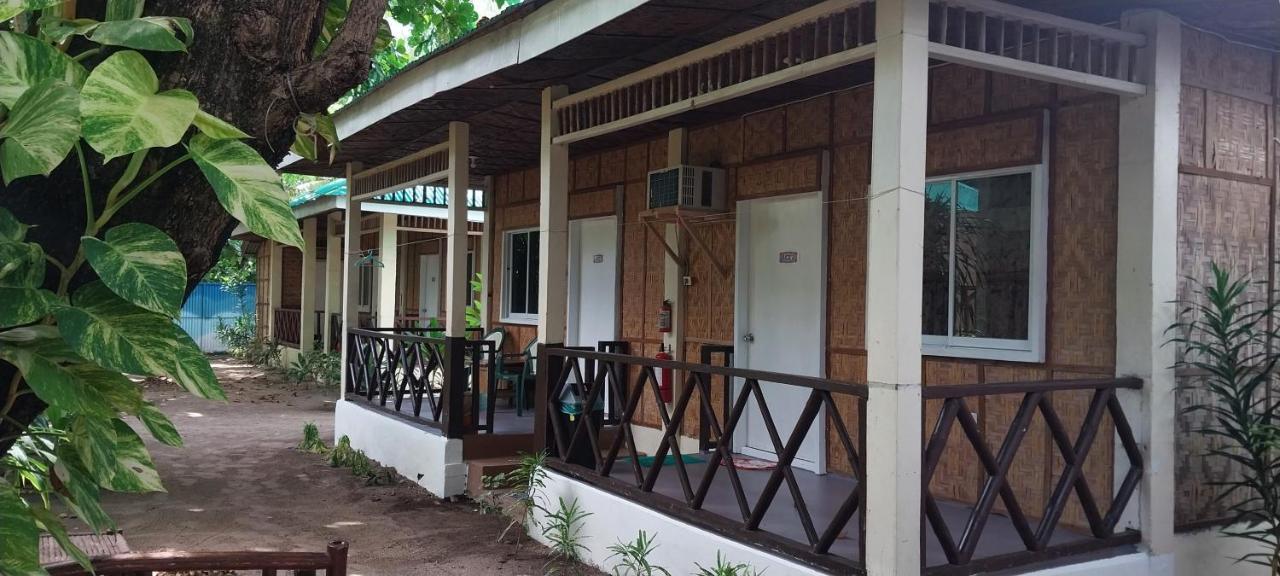 The Shark'S Tail Dive Center Hotel Daanbantayan Exterior foto