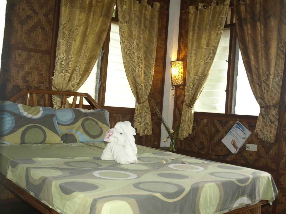The Shark'S Tail Dive Center Hotel Daanbantayan Exterior foto