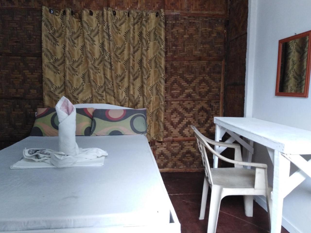 The Shark'S Tail Dive Center Hotel Daanbantayan Exterior foto